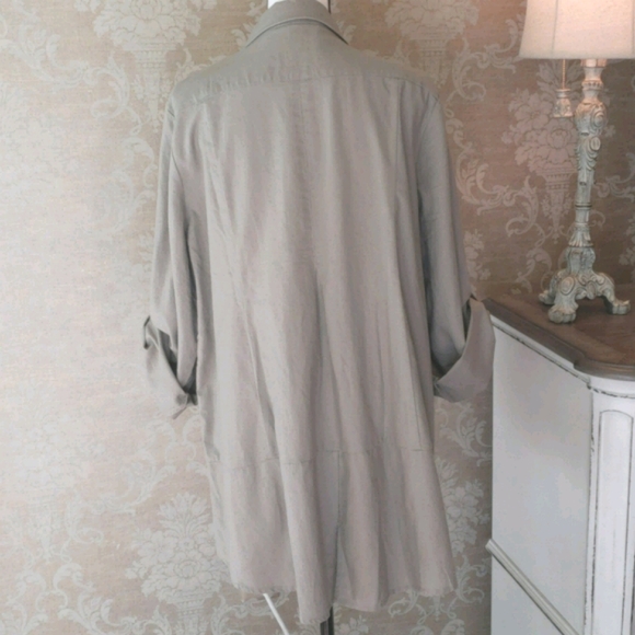 SIMPLY NOELLE LINEN TOP - Picture 3 of 7